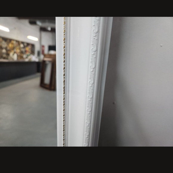 Beautiful custom made mirror with a white wood frame 😍 - Picture 2 of 5